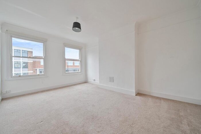 2 Bedroom Flat To Rent In London Road, BR1