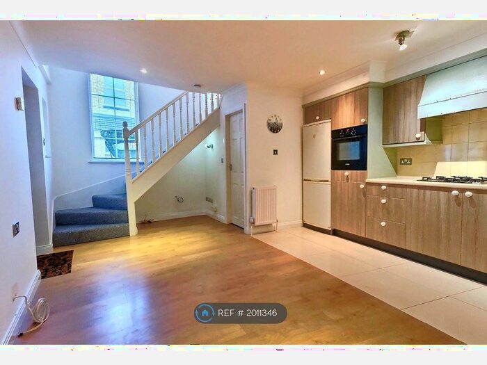 2 Bedroom Detached House To Rent In Kingston Road, Poole, BH15