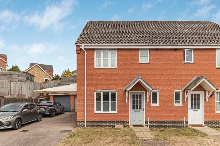 3 Bedroom Semi-Detached House For Sale In Emmerson Way, Hadleigh, IP7