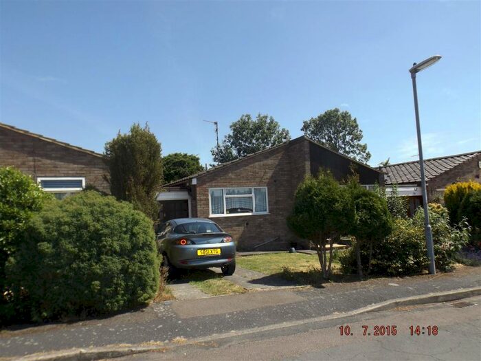 2 Bedroom Bungalow To Rent In Firdale Avenue, Rushden, NN10