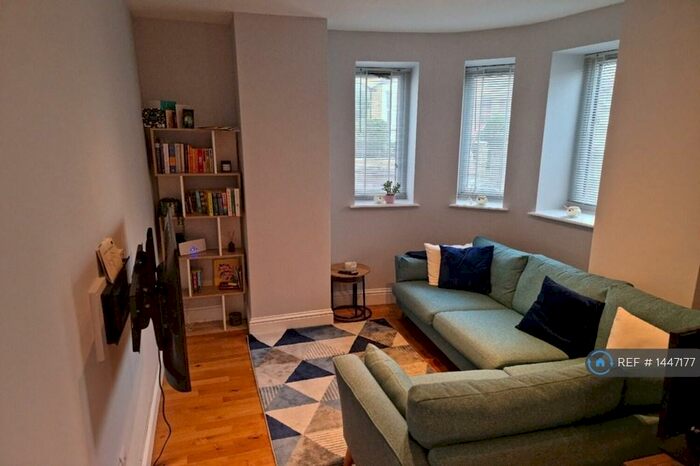 2 Bedroom Flat To Rent In Portland Road, London, SE25