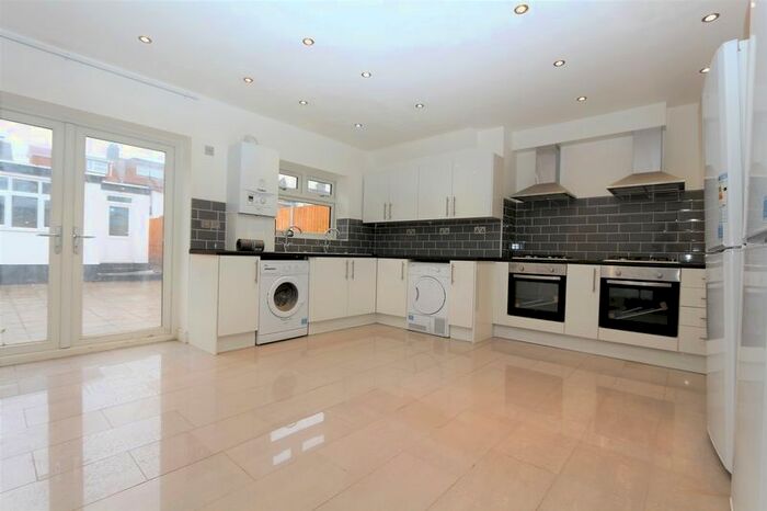 Property To Rent In Wanstead Lane, Cranbrook, Ilford, IG1