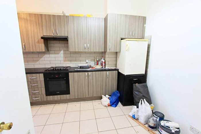 2 Bedroom Apartment To Rent In Cockfosters Road, Barnet, EN4