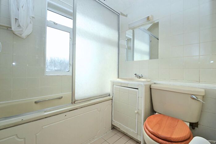 1 Bedroom Maisonette To Rent In Tolworth Park Road, Surbiton, KT6