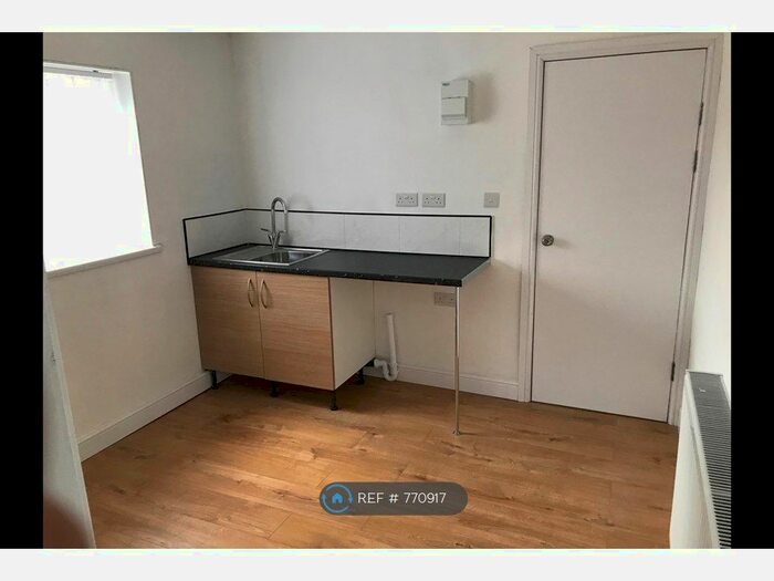 1 Bedroom Flat To Rent In Middleton, Leeds LS10