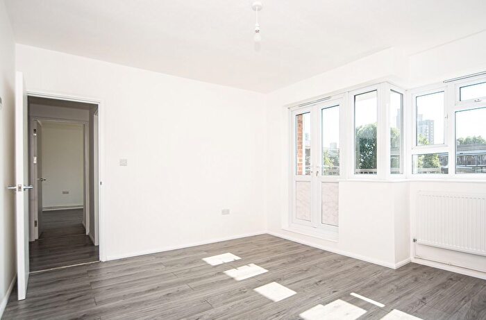 3 Bedroom Flat To Rent In Limscott House, Bruce Road, London, E3