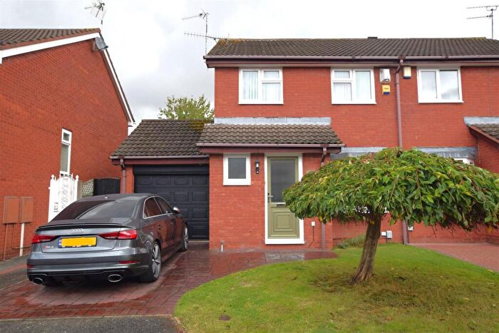 3 Bedroom Semi Detached House To Rent In Madeira Croft, Chapelfields, Coventry, CV5