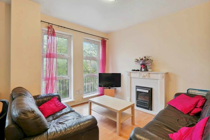 2 Bedroom Flat To Rent In Grange Road, London, SE1