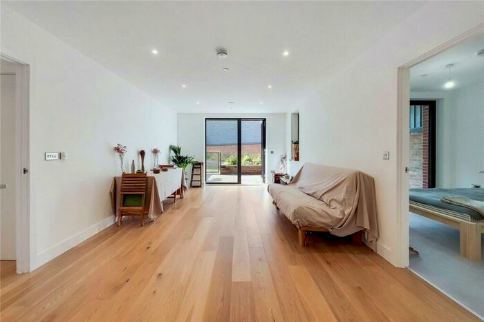 3 Bedroom Apartment To Rent In Milliner House, Wild Flower Gardens, E3