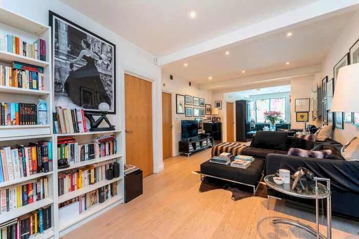 2 Bedroom Flat To Rent In - Banister Road, Kensal Rise, W10