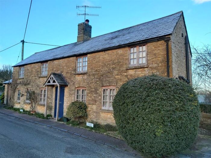 3 Bedroom Detached House For Sale In Upper End, Shipton Under Wychwood, OX7