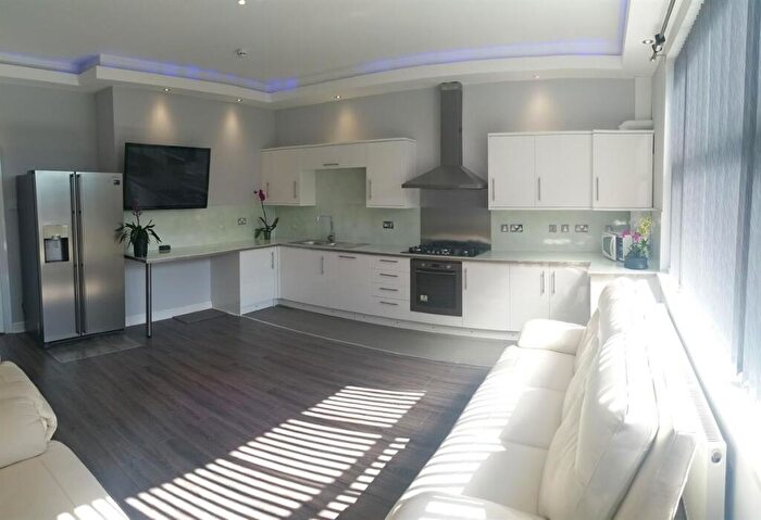 5 Bedroom House To Rent In A Ladybarn Lane, Manchester, M14