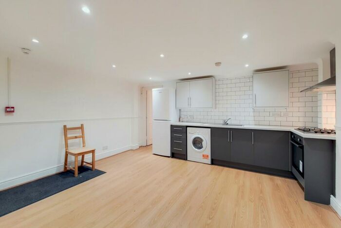 1 Bedroom Flat To Rent In Wisteria Road, Lewisham, London, SE13