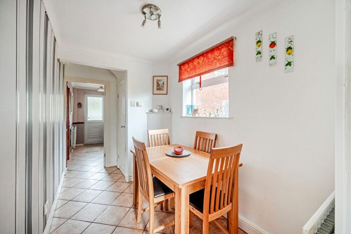 3 Bedroom Semi-Detached House For Sale In Lime Road, Oxford, OX2