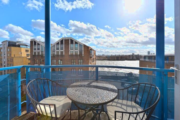 2 Bedroom Apartment To Rent In Unicorn Building Jardine Road Wapping, E1W