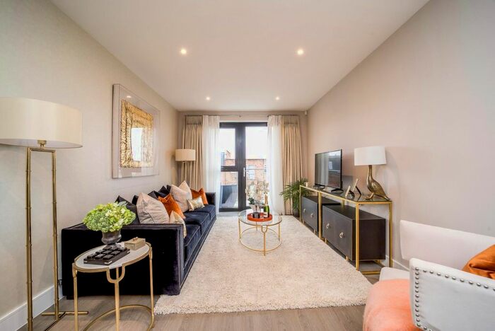 3 Bedroom Flat To Rent In Coleman Court, Coombe Road, New Malden, KT3