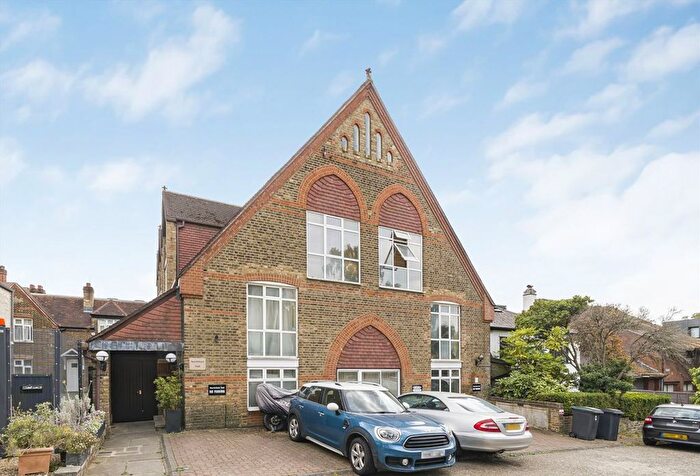 3 Bedroom Flat For Sale In North Road, Highgate, N6