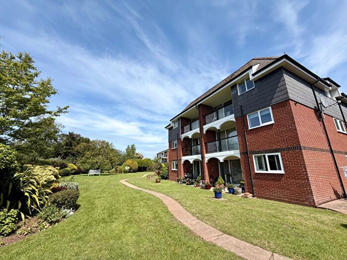 2 Bedroom Flat For Sale In Cranford Avenue, Exmouth, EX8