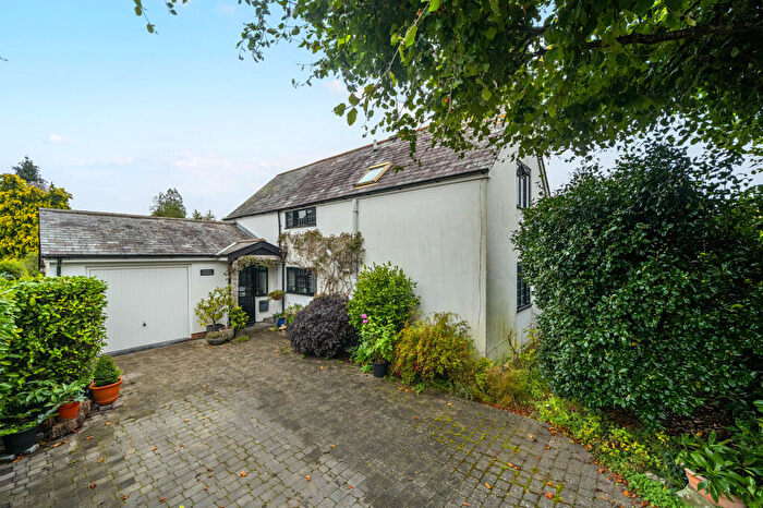 3 Bedroom Detached House For Sale In Grove Road, Hindhead, GU26
