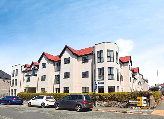 2 Bedroom Flat For Sale In Trinity Apartments, Trinity Avenue, Llandudno, LL30