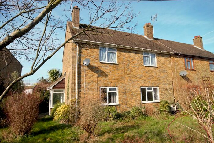 3 Bedroom Semi-Detached House For Sale In Neames Forstal, Selling, Faversham, ME13