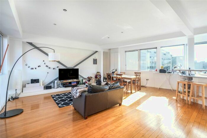 2 Bedroom Flat To Rent In Long Lane, London, SE1