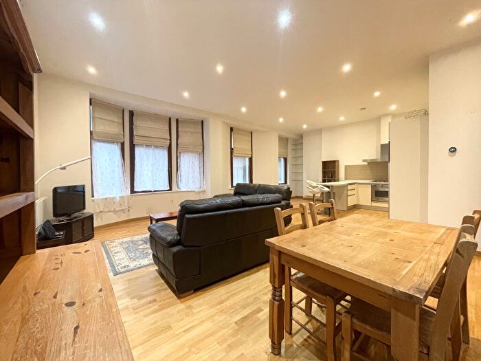 2 Bedroom Apartment To Rent In York Street, Glasgow, G2