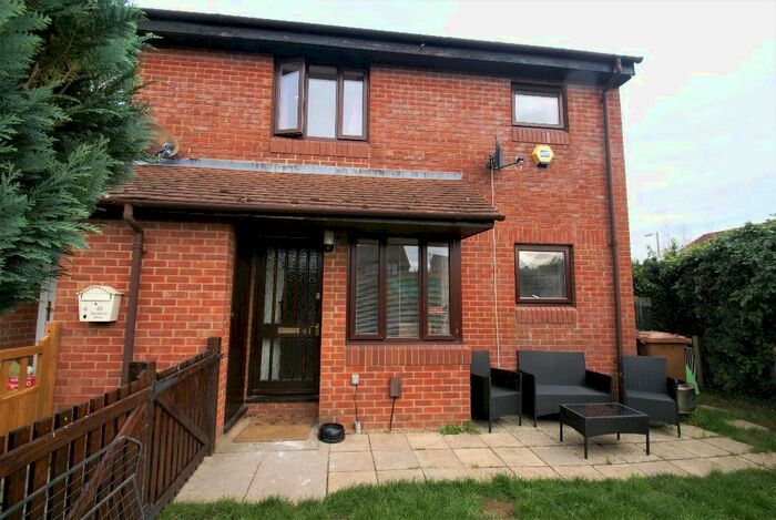2 Bedroom End Of Terrace House To Rent In Danehurst Place, Andover, SP10