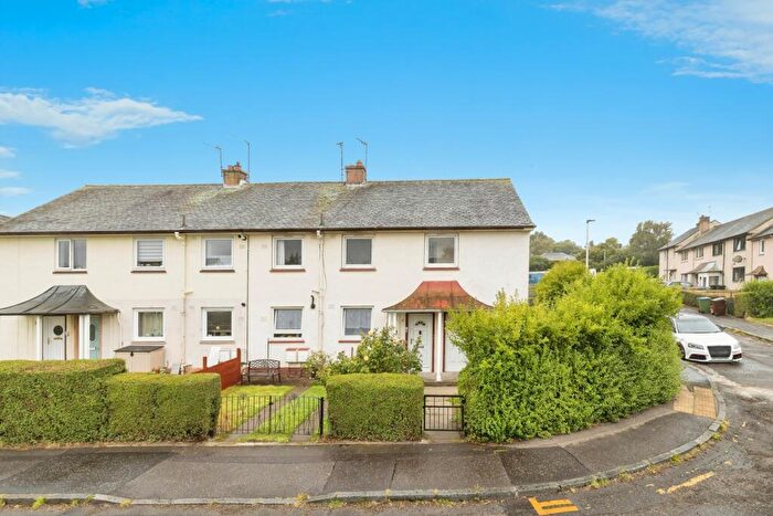 2 Bedroom Flat For Sale In Glenvarloch Crescent, Edinburgh, EH16