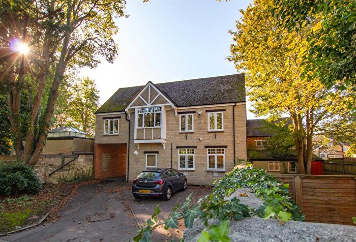 Studio To Rent In High Street, Witney, Oxfordshire, OX28