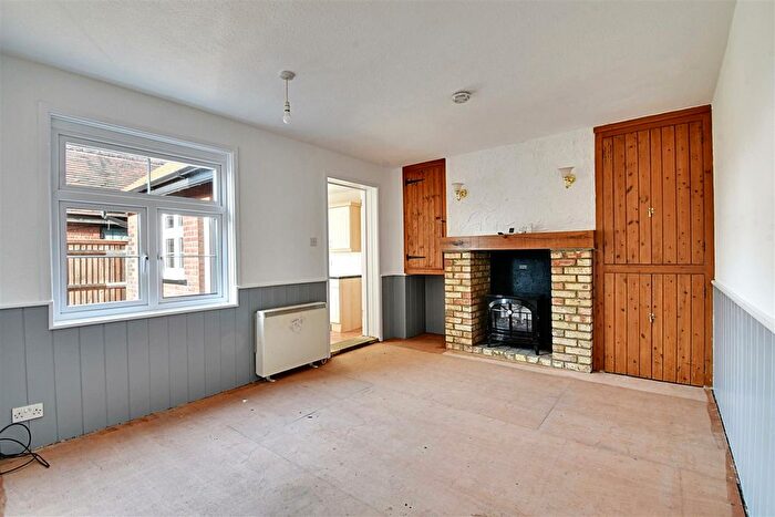 3 Bedroom End Of Terrace House For Sale In Clements Cottage, Brickendon Lane, Brickendon, SG13