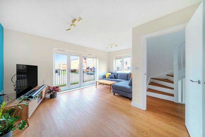 4 Bedroom End Of Terrace House To Rent In Roman Drive, Winchester, SO22