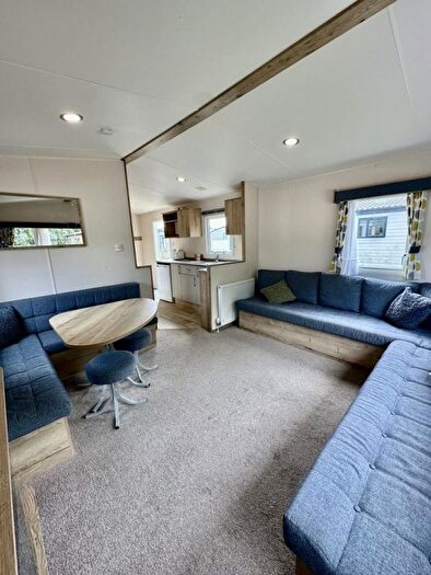 2 Bedroom Park Home For Sale In Warners Lane, Selsey, Chichester, PO20