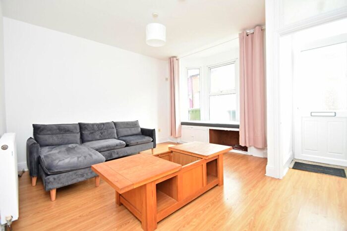 4 Bedroom Terraced House To Rent In Bath Road, Southsea, PO4