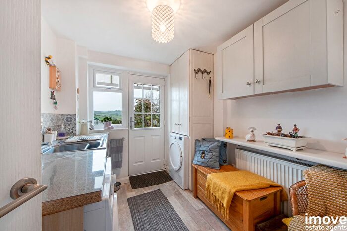 3 Bedroom Detached House For Sale In Fluder Hill, Kingskerswell, Newton Abbot, TQ12