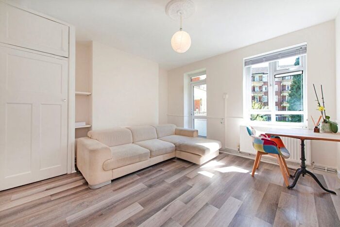 2 Bedroom Flat To Rent In North End Road, West Kensington, W14