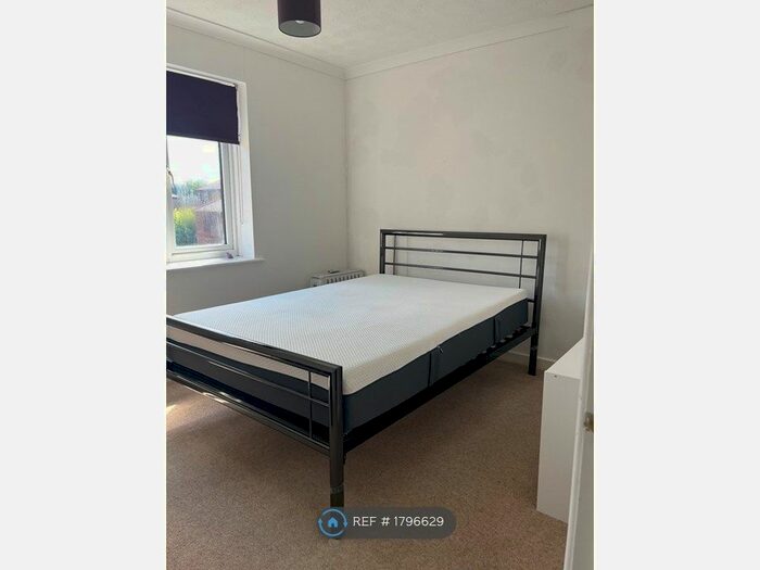 2 Bedroom Flat To Rent In Tiffany Court, Bristol, BS1