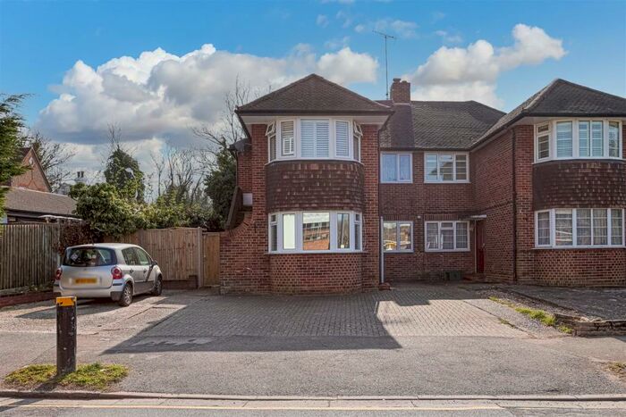 Studio To Rent In Kingsway Road, Cheam, Sutton, SM3