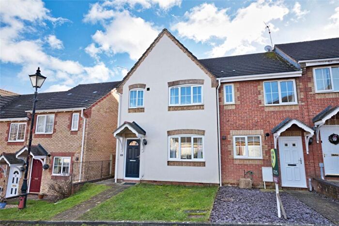 3 Bedroom Semi Detached House To Rent In Shelley Close, Somerset, BA21