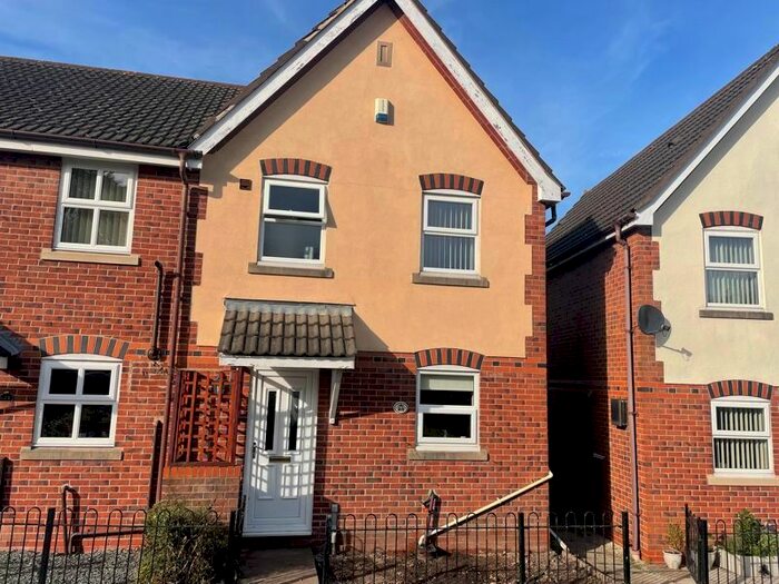 3 Bedroom Semi-Detached House To Rent In Old Quay Street, Runcorn, WA7