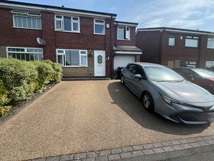 3 Bedroom Semi-Detached House For Sale In Hazelwood, Chadderton, Oldham, OL9