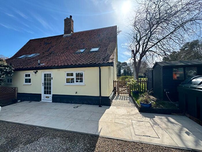 3 Bedroom Semi-Detached House For Sale In Green Lane, Quidenham, NR16