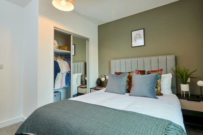 2 Bedroom Apartment To Rent In The Mint, Station View, Guildford, GU1