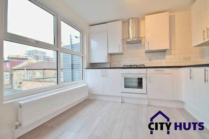 4 Bedroom Flat To Rent In Langham Road, London, N15