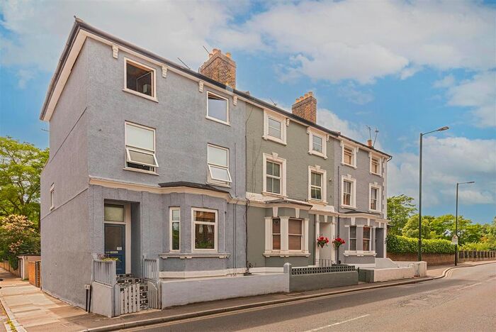 1 Bedroom Flat To Rent In Hampton Road, Hampton Hill, Hampton, TW12