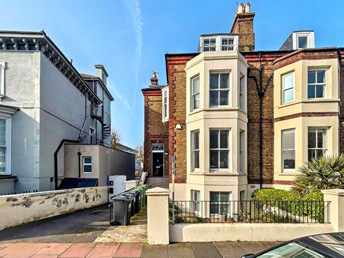1 Bedroom Flat For Sale In Lismore Road, Eastbourne, BN21