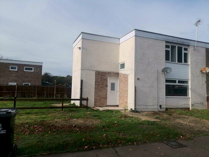 4 Bedroom Semi-Detached House To Rent In Lethe Grove, Colchester, Essex, CO2