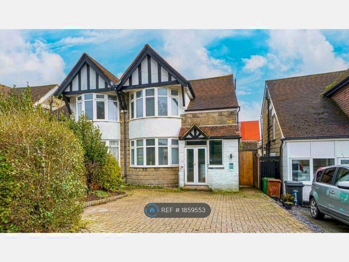 3 Bedroom Semi-Detached House To Rent In Elphinstone Road, Hastings, TN34