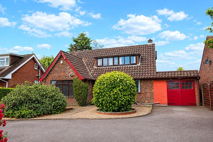 3 Bedroom Detached House For Sale In Sharpenhoe Road, Streatley, Bedfordshire, LU3