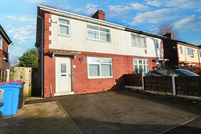 3 Bedroom Semi Detached House To Rent In Ash Grove, Worsley, M28